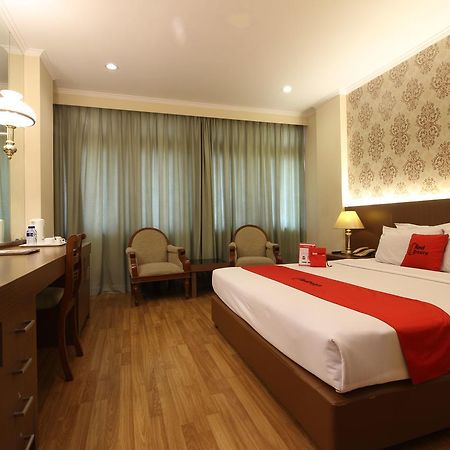 Reddoorz Premium @ Slamet Riyadi 2 Solo Kültér fotó