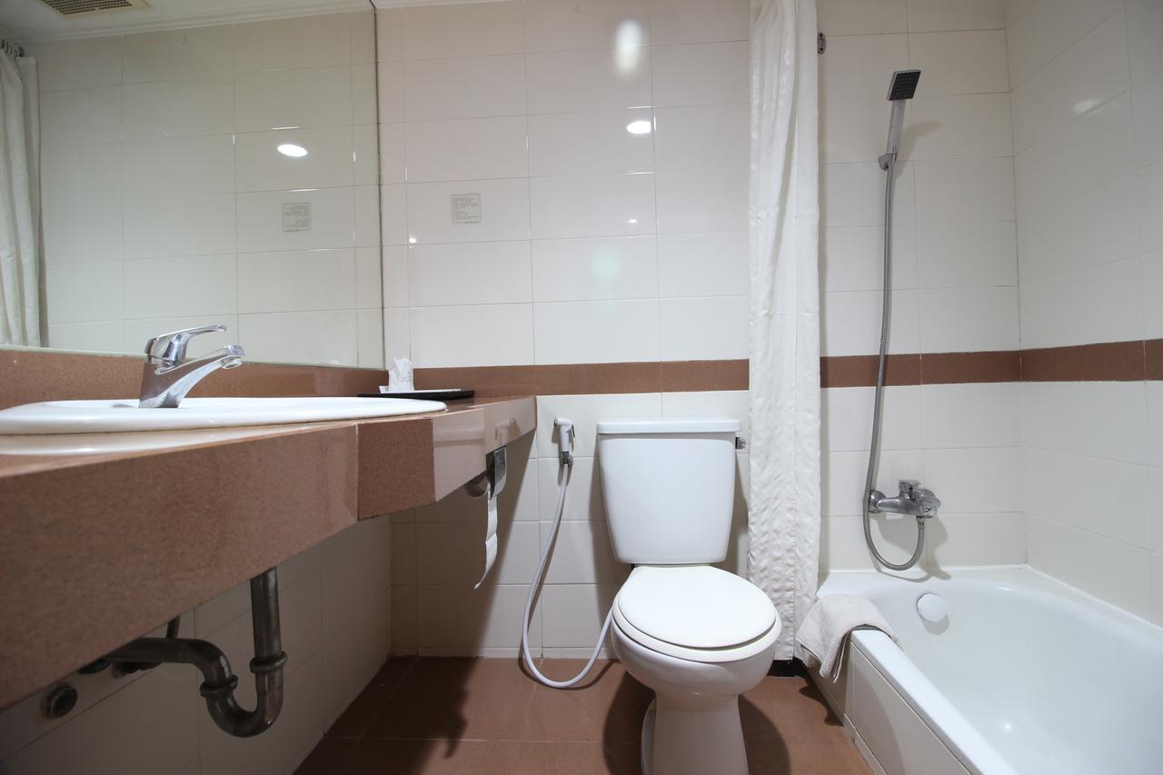Reddoorz Premium @ Slamet Riyadi 2 Solo Kültér fotó