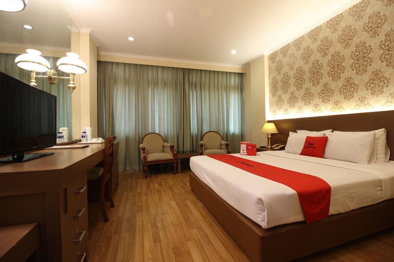 Reddoorz Premium @ Slamet Riyadi 2 Solo Kültér fotó