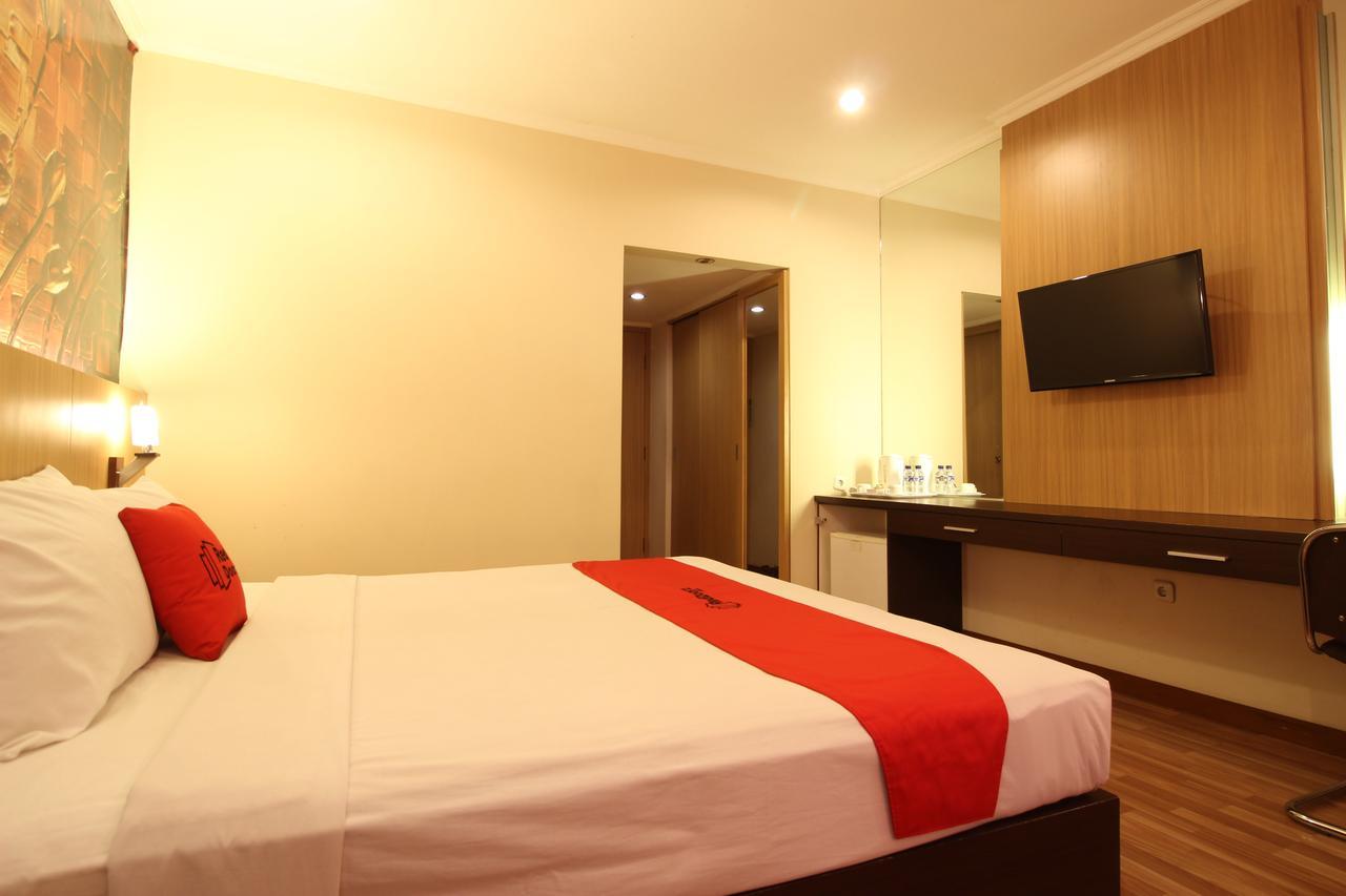 Reddoorz Premium @ Slamet Riyadi 2 Solo Kültér fotó