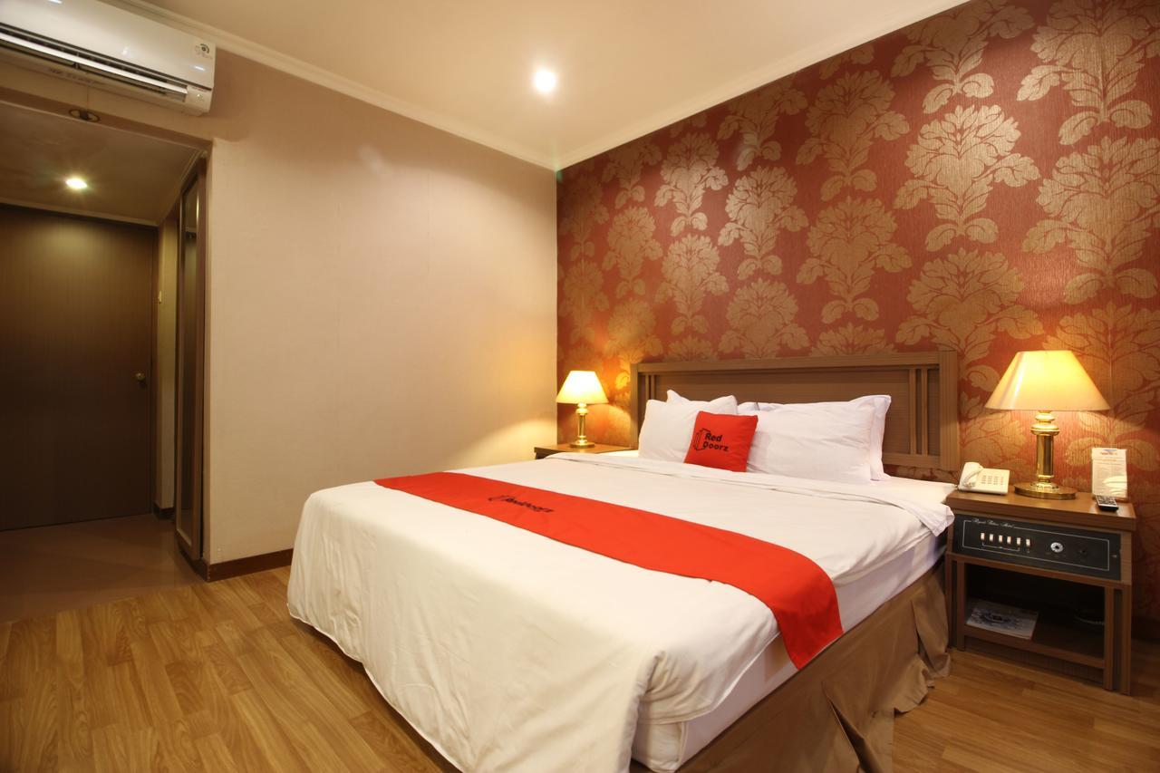 Reddoorz Premium @ Slamet Riyadi 2 Solo Kültér fotó