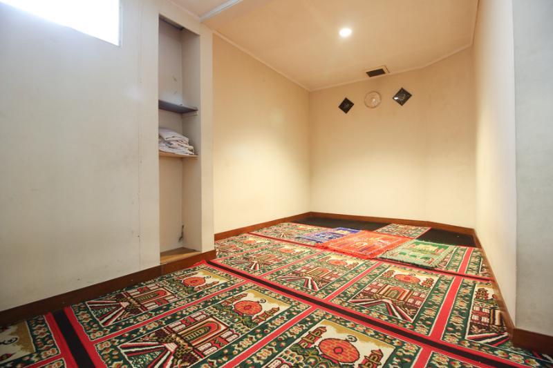 Reddoorz Premium @ Slamet Riyadi 2 Solo Kültér fotó