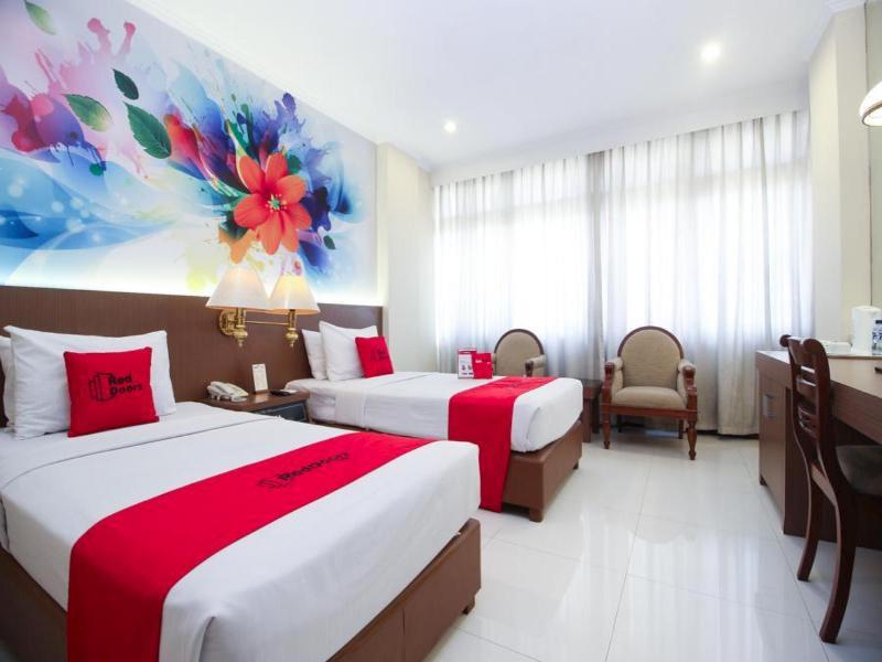 Reddoorz Premium @ Slamet Riyadi 2 Solo Kültér fotó