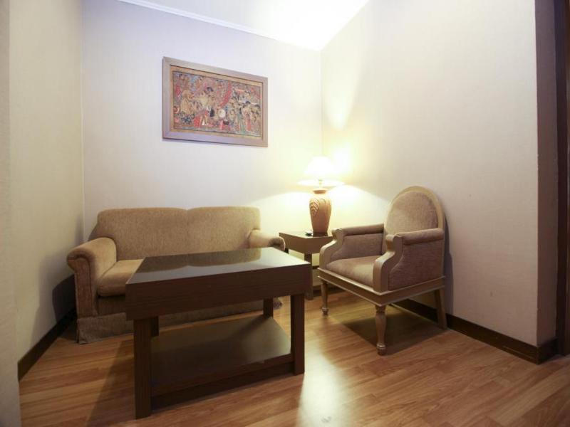 Reddoorz Premium @ Slamet Riyadi 2 Solo Kültér fotó