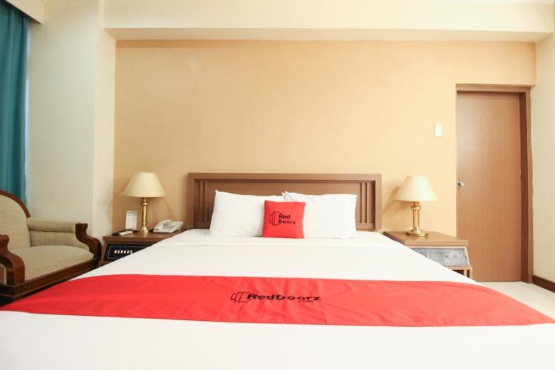 Reddoorz Premium @ Slamet Riyadi 2 Solo Kültér fotó